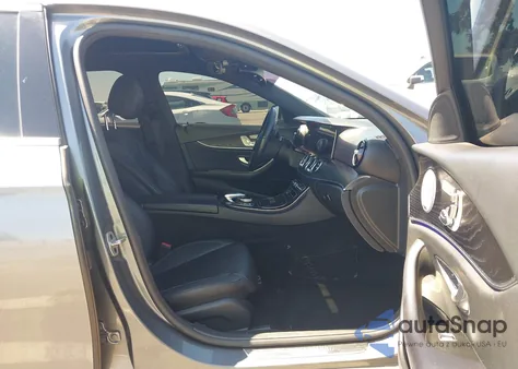 2020 Mercedes-Benz E 350 z USA, uszkodzony, nr VIN W1KZF8DB5LA831711